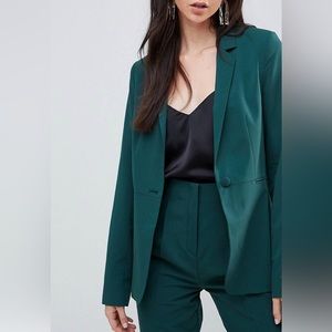 Clothing bundle lightly worn dresses, blazers, Pants sizes vary XL-L.